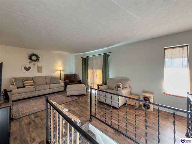 618 Oak Drive, Radcliff, KY 40160