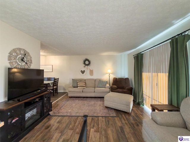 618 Oak Drive, Radcliff, KY 40160