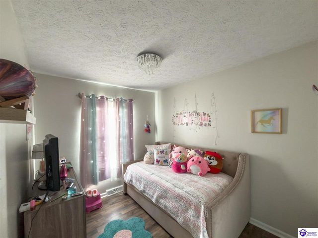 618 Oak Drive, Radcliff, KY 40160