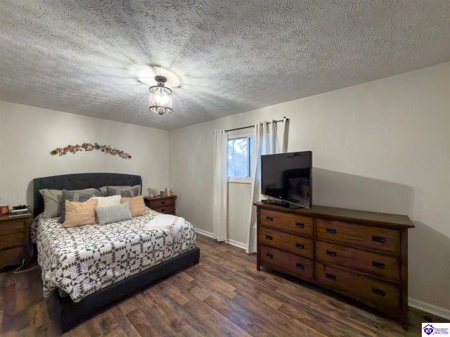 618 Oak Drive, Radcliff, KY 40160