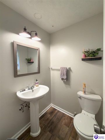 618 Oak Drive, Radcliff, KY 40160