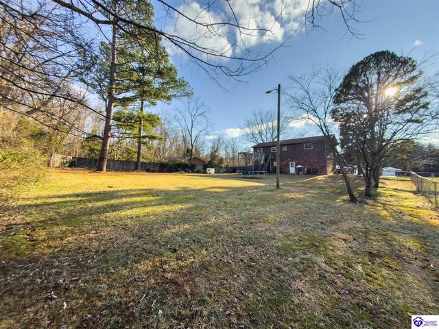 618 Oak Drive, Radcliff, KY 40160