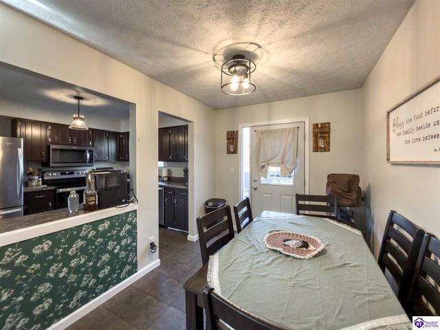 618 Oak Drive, Radcliff, KY 40160