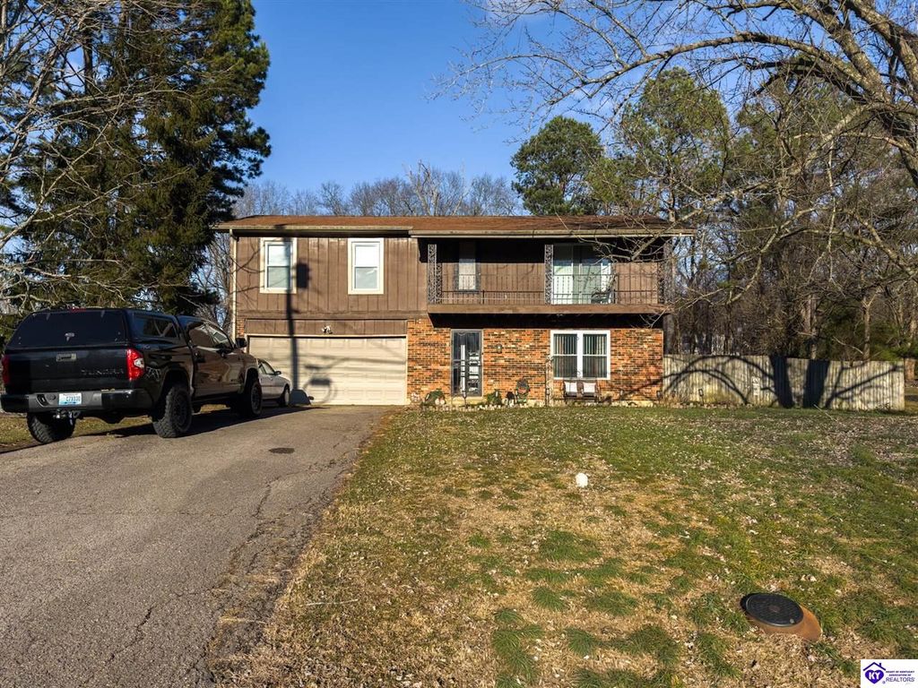 618 Oak Drive, Radcliff, KY 40160