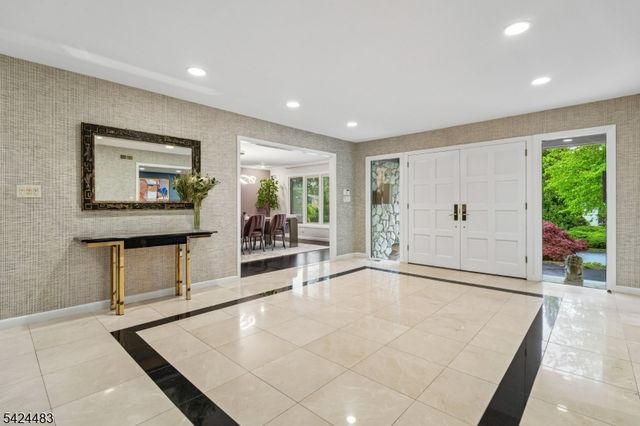 47 Cayuga Way, Millburn Twp., NJ 07078