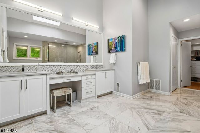 47 Cayuga Way, Millburn Twp., NJ 07078