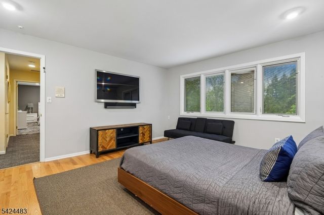 47 Cayuga Way, Millburn Twp., NJ 07078