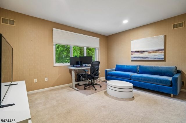 47 Cayuga Way, Millburn Twp., NJ 07078