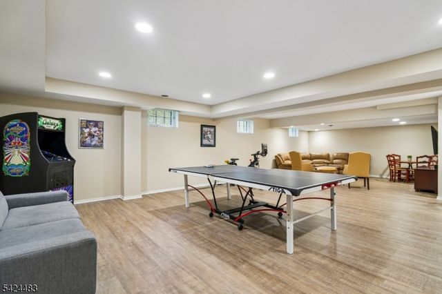 47 Cayuga Way, Millburn Twp., NJ 07078