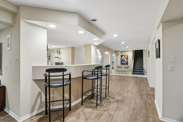 47 Cayuga Way, Millburn Twp., NJ 07078