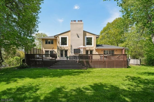 47 Cayuga Way, Millburn Twp., NJ 07078