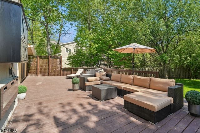 47 Cayuga Way, Millburn Twp., NJ 07078