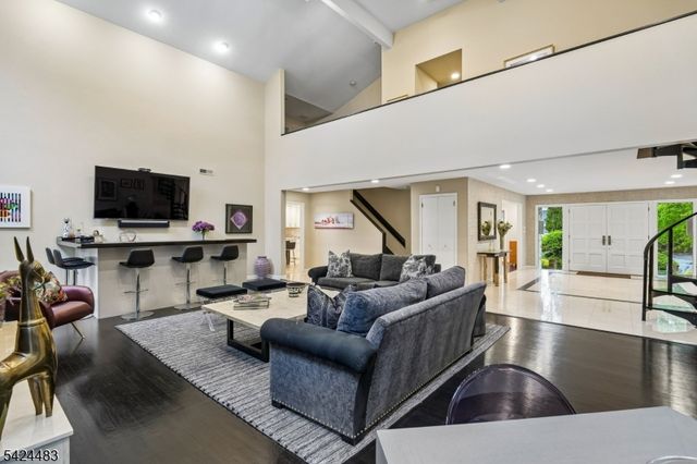 47 Cayuga Way, Millburn Twp., NJ 07078