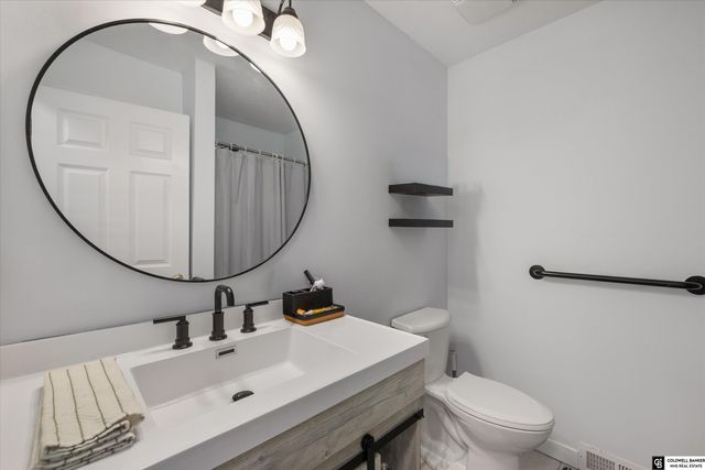 7401 S 41 Street, Bellevue, NE 68147