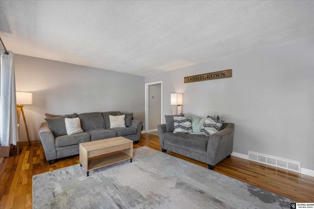 7401 S 41 Street, Bellevue, NE 68147