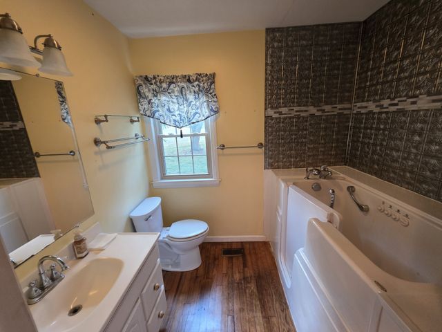 322 E Campbell Rd, Madison, TN 37115