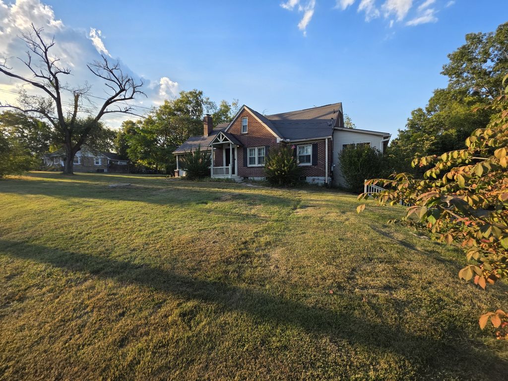322 E Campbell Rd, Madison, TN 37115