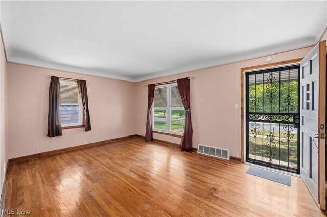 25521 Zeman Avenue, Euclid, OH 44132