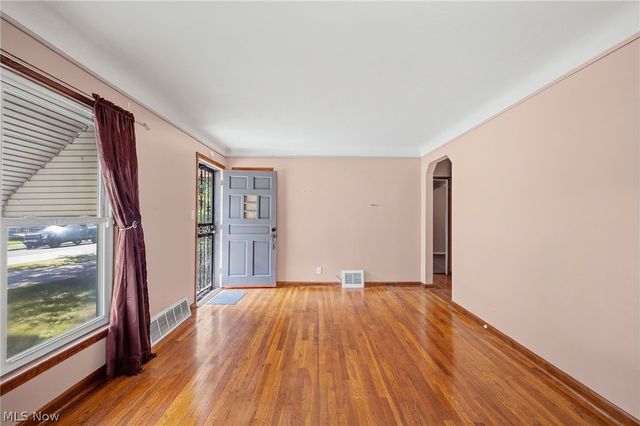 25521 Zeman Avenue, Euclid, OH 44132