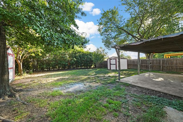 1305 Clark Trail, Grand Prairie, TX 75052