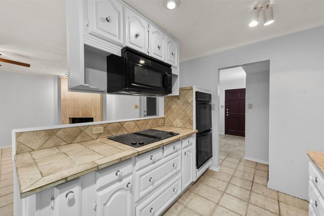 1305 Clark Trail, Grand Prairie, TX 75052