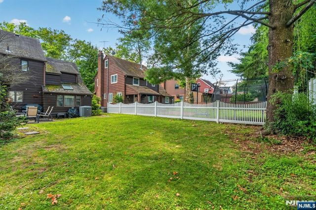 435 Claremont Avenue, Teaneck, NJ 07666