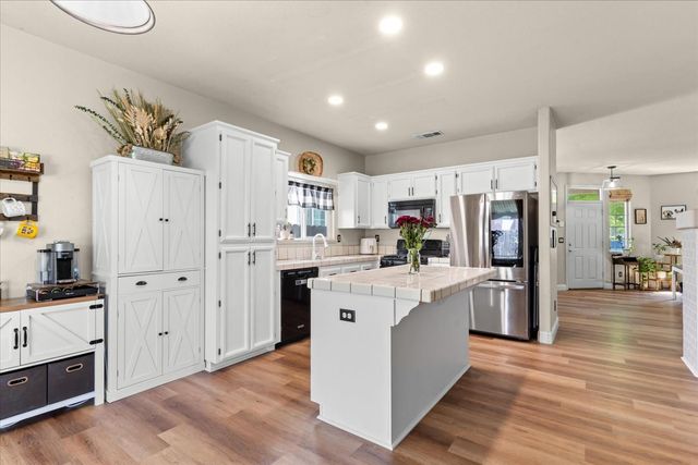 1463 Pabla Ct, Yuba City, CA 95993