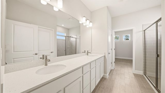 1 Rollins Ln, Palm Coast, FL 32164