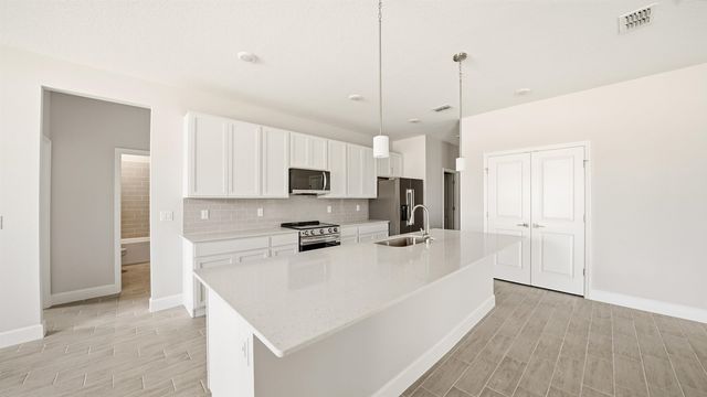 1 Rollins Ln, Palm Coast, FL 32164