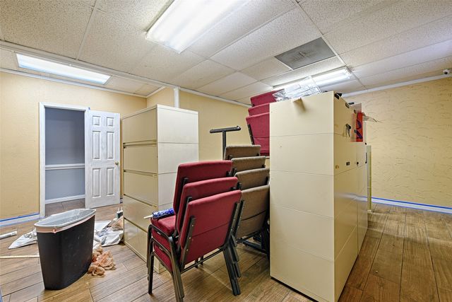 1012 E Wintergreen Road, Desoto, TX 75115