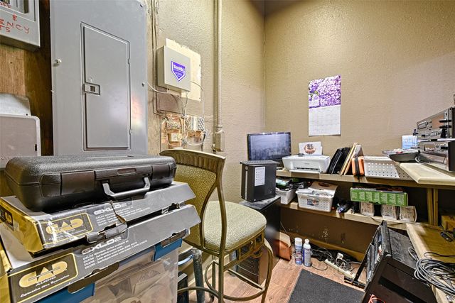 1012 E Wintergreen Road, Desoto, TX 75115