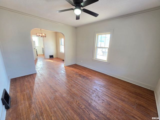 112 ARNOLD Avenue, East Peoria, IL 61611