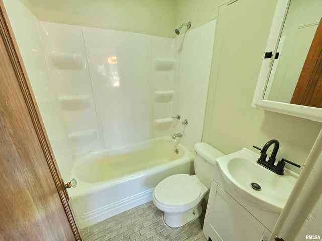 112 ARNOLD Avenue, East Peoria, IL 61611