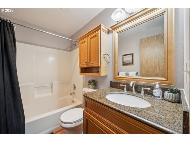 6224 Se APOLLO Way, Hillsboro, OR 97123