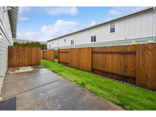 6224 Se APOLLO Way, Hillsboro, OR 97123