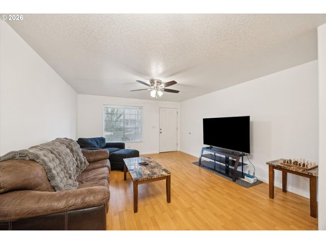 6224 Se APOLLO Way, Hillsboro, OR 97123