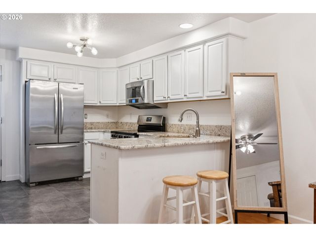 6224 Se APOLLO Way, Hillsboro, OR 97123