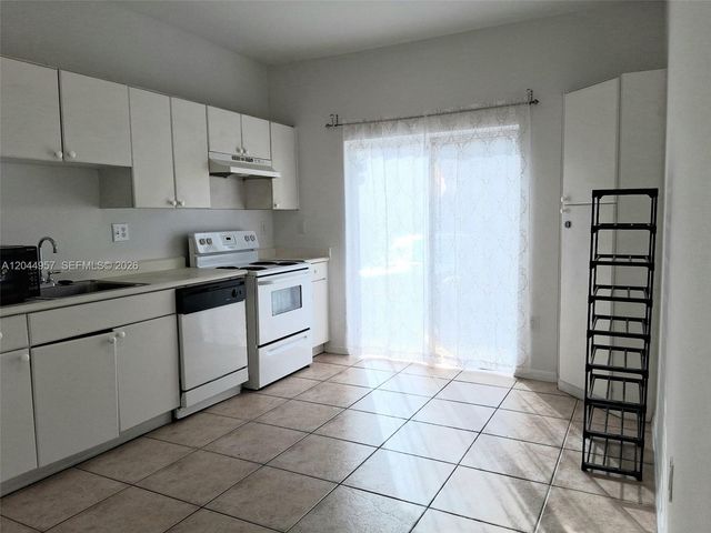 6972 NW 179th St 106-4, Hialeah, FL 33015