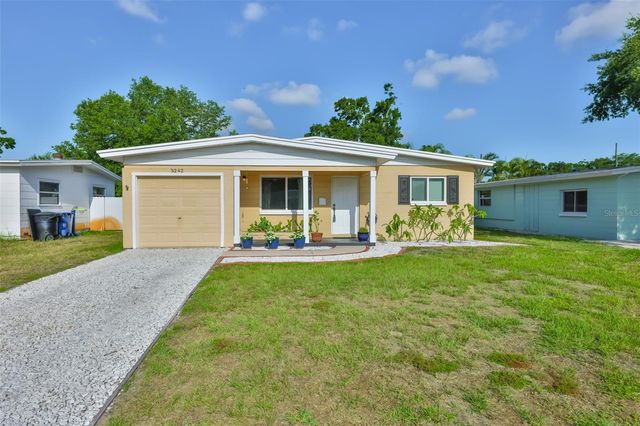 3242 KINGSTON STREET N, St Petersburg, FL 33713
