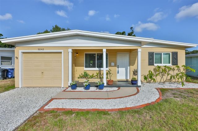 3242 KINGSTON STREET N, St Petersburg, FL 33713