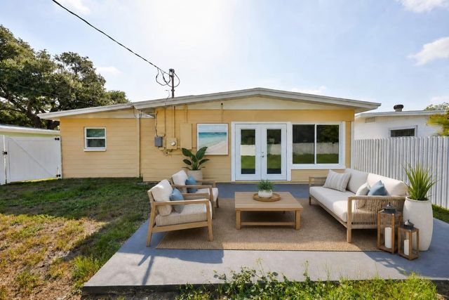3242 KINGSTON STREET N, St Petersburg, FL 33713