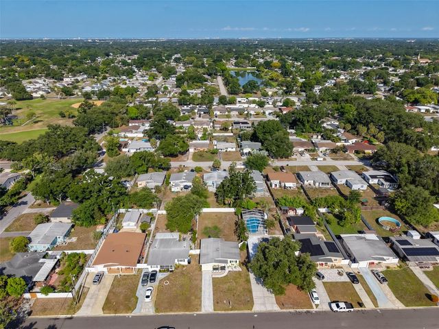 3242 KINGSTON STREET N, St Petersburg, FL 33713