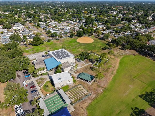 3242 KINGSTON STREET N, St Petersburg, FL 33713