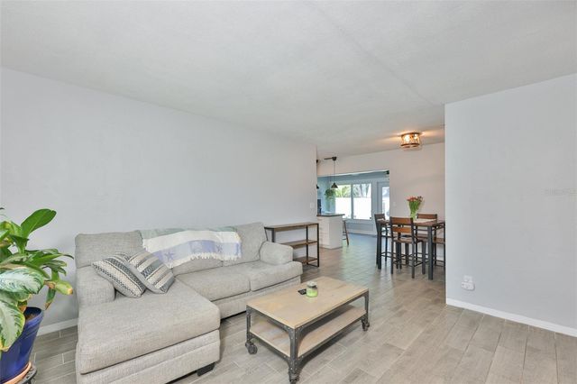 3242 KINGSTON STREET N, St Petersburg, FL 33713