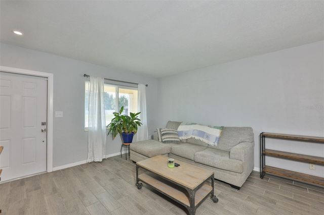 3242 KINGSTON STREET N, St Petersburg, FL 33713