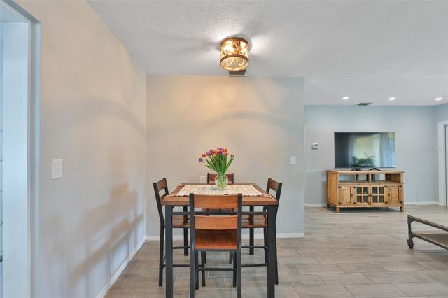 3242 KINGSTON STREET N, St Petersburg, FL 33713