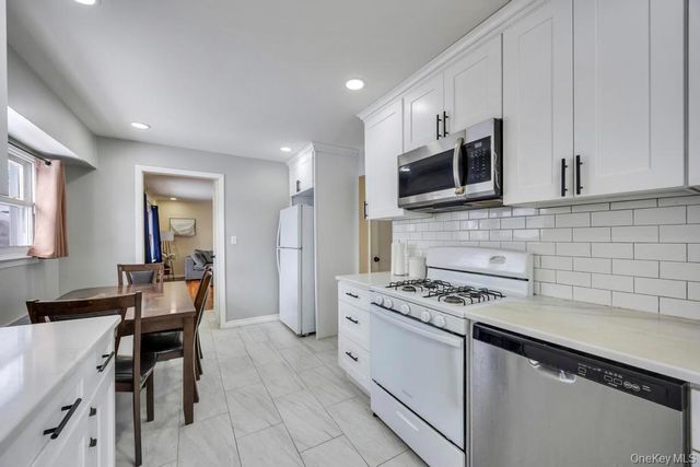 41 Winding Road, Hicksville, NY 11801