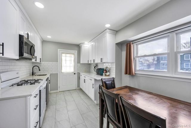 41 Winding Road, Hicksville, NY 11801