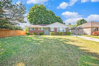 2501 King Road, Trenton, MI 48183