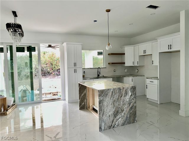 3004 Iris CIR, Labelle, FL 33935